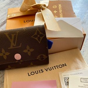 Authentic Louis Vuitton 6 key holder